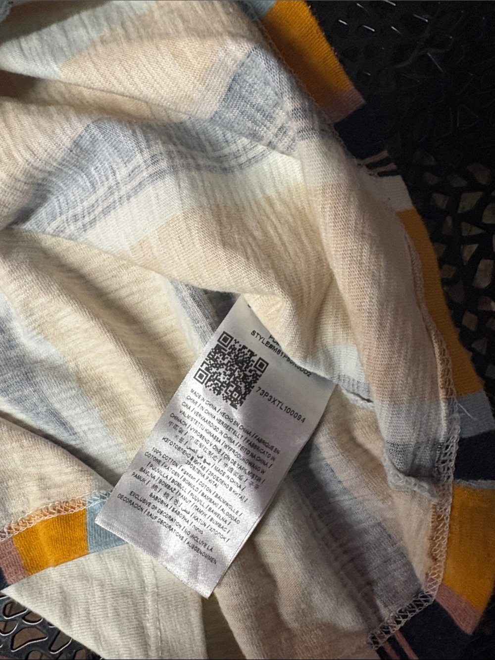 Guess Los Angeles size medium striped T-shirt super nice - Picture 9 of 11